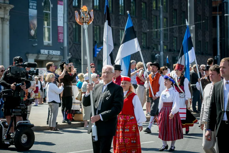Laulupeo rongkäik läks lahti! Foto: Erik Prozes