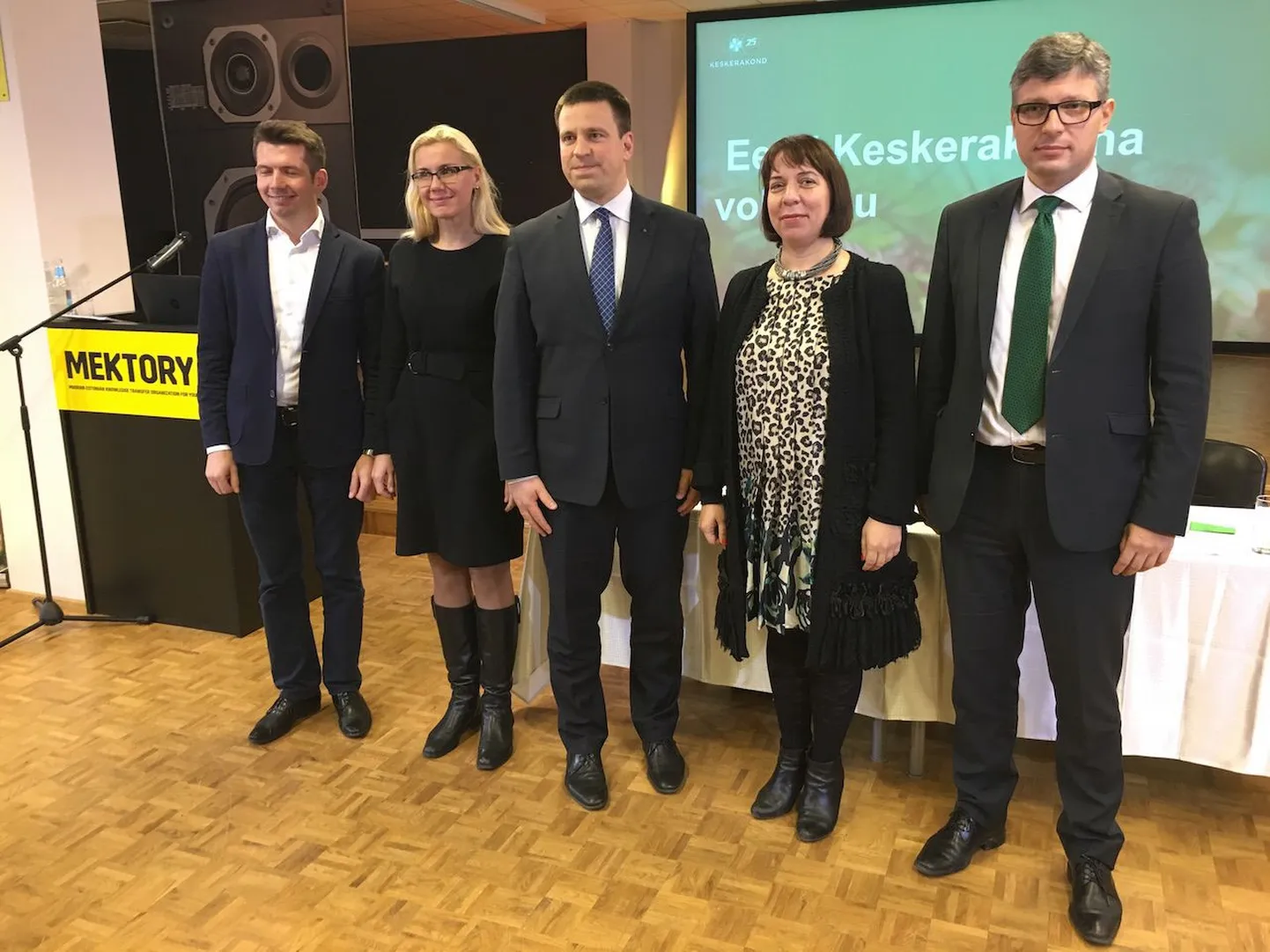Martin Repinski, Kadri Simson, Jüri Ratas, Mailis Reps ja Mihhail Korb