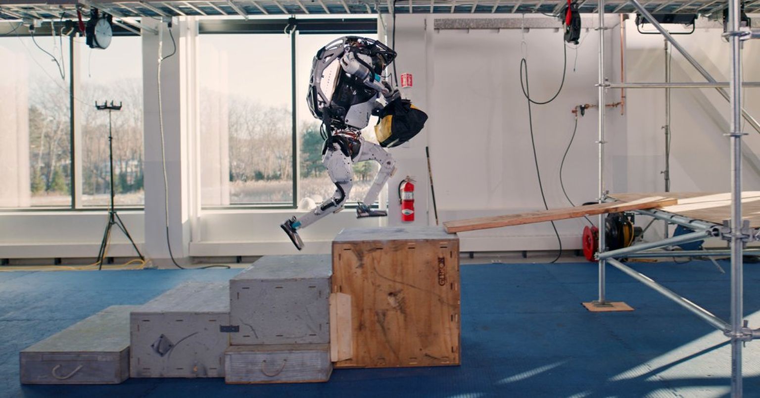 Humanoidrobot teeb trikke, hüppab, viskab saltot ja jookseb juba osavamalt, kui nii mõnigi päris-inimene. Kas selline masin hakkab varsti töökohti ära võtma?