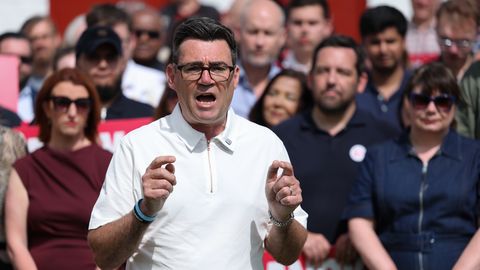 PERSOON: ⟩ Kes on Suurbritannia peaministrikoha pretendent Andy Burnham?
