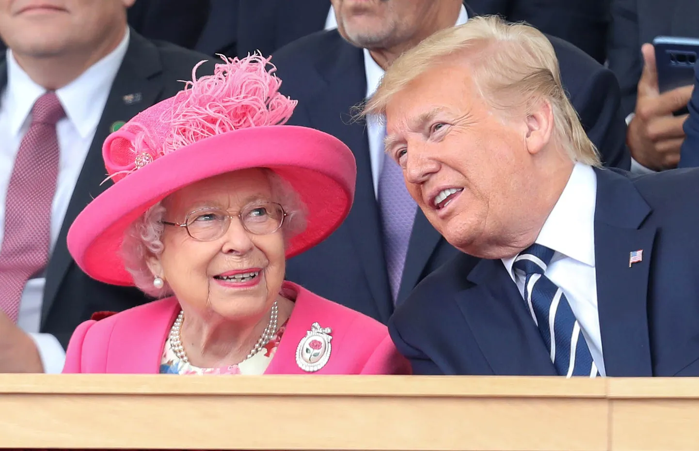 Королева Елизавета II и Дональд Трамп в 2019 году.
