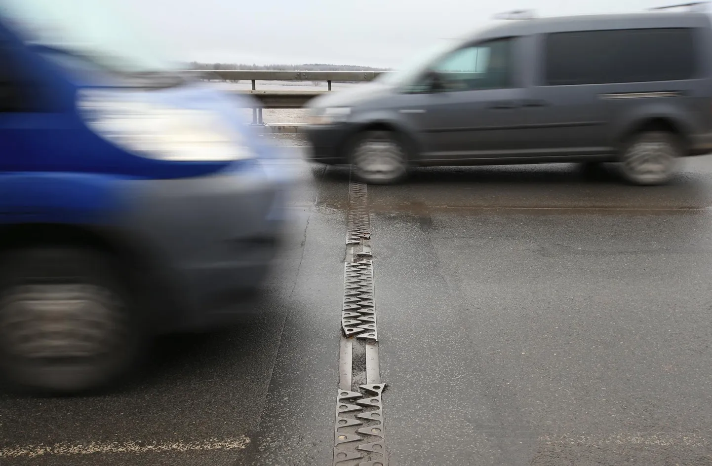Variku viadukti vuugid lagunevad, maanteeameti kava järgi saavad need korda uuel suvel.
