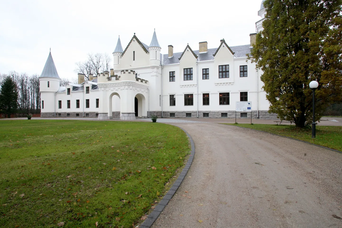 Alatskivi loss.