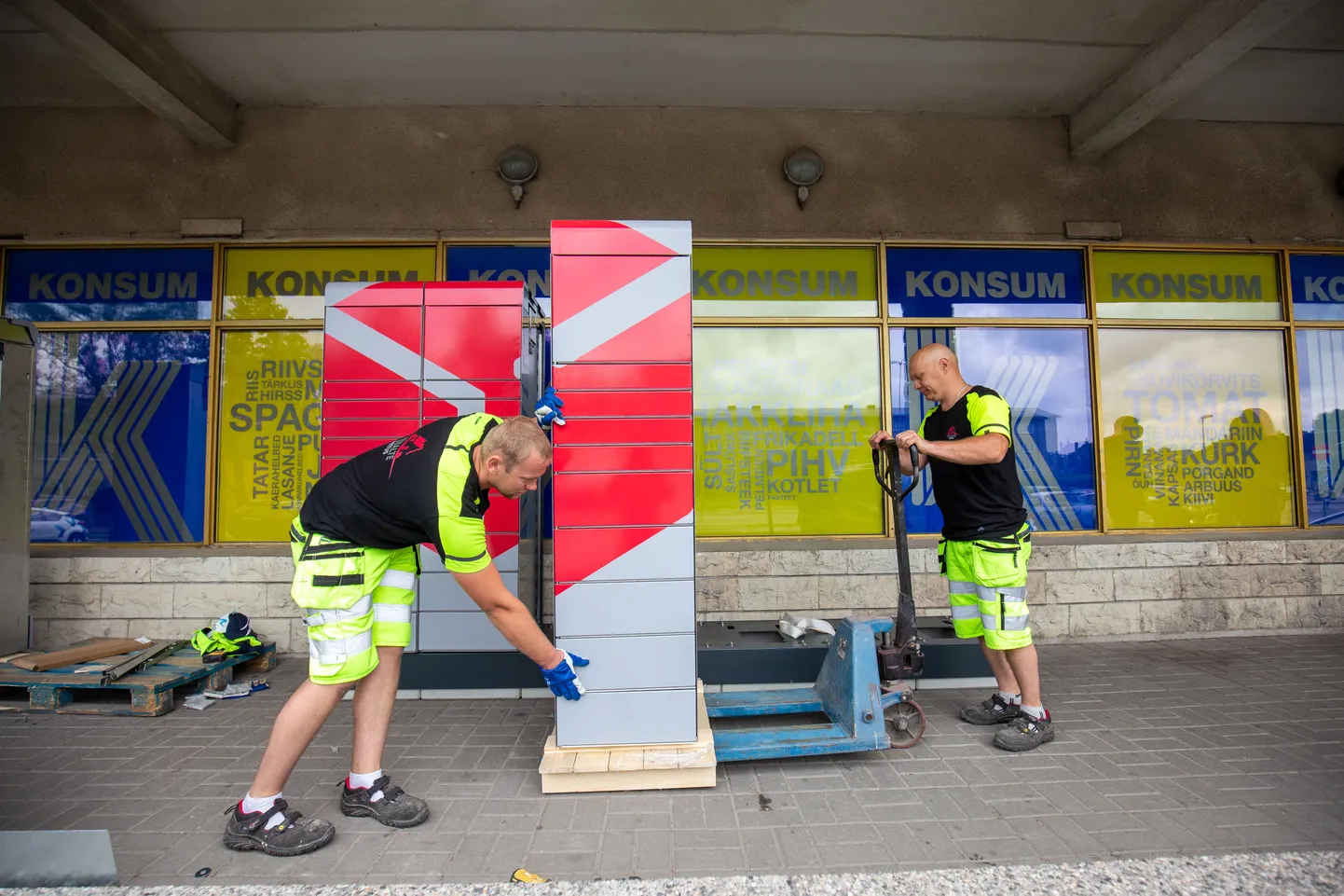 DPD Pickup pakiautomaadi paigaldamine Türil.