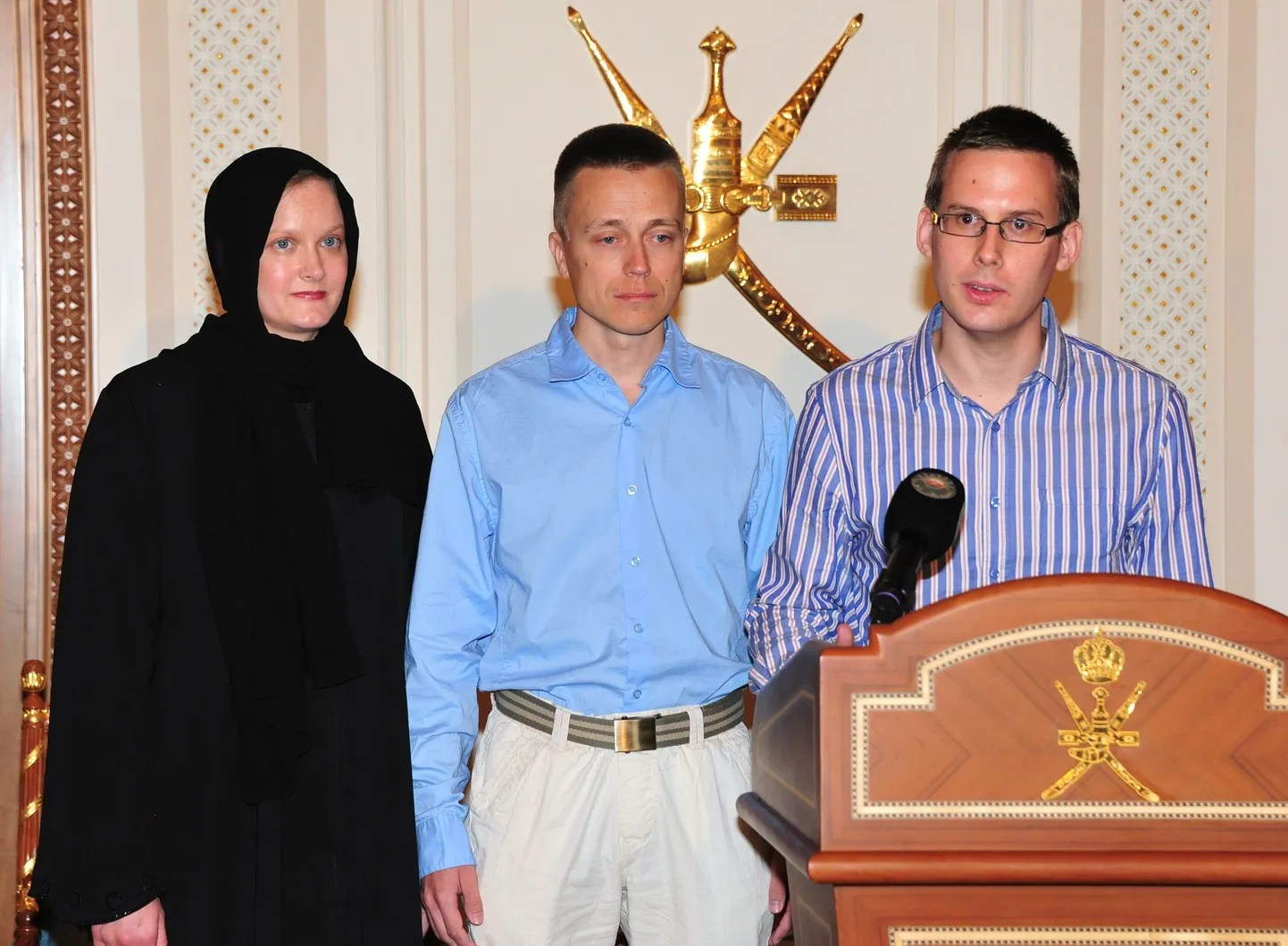 Soome abielupaar Leila ja Atte Kaleva ja austerlane Dominik Neubauer (paremal) läinud nädalal Omaani pealinnas Masqaţis.
