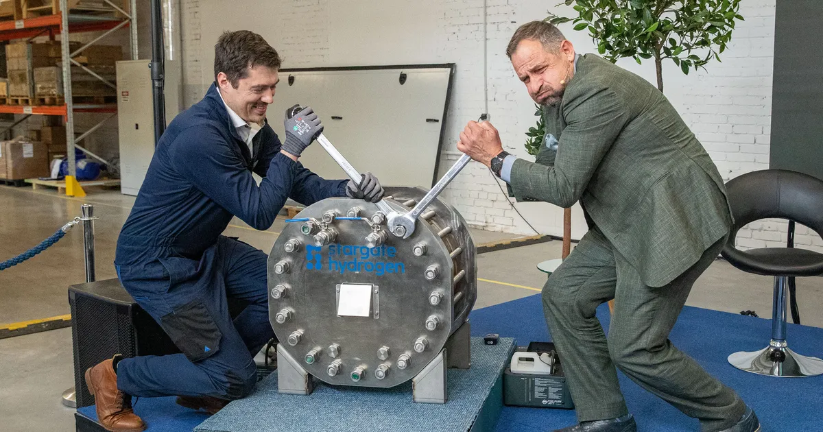 FOTOD Kristjan Rahu suurosalusega firma avas tehase vesiniku ...