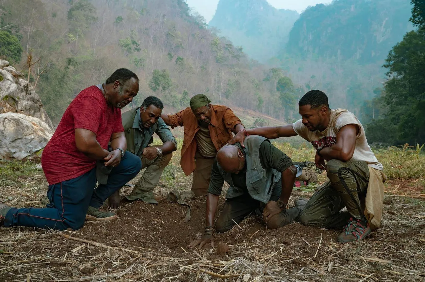 Veteranid rännak Vietnami mineviku ja aarde jahil: Delroy Lindo, Norm Lewis, Clarke Peters, Isiah Whitlock Jr. ja Jonathan Majors filmis «5 Da Bloods».