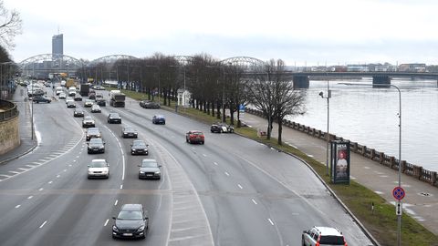 ГЛАВНОЕ ЗА 12 НОЯБРЯ ⟩ Пособие для родителей повысят, коррупционный скандал в Украине и как будут работать сотовые оповещения