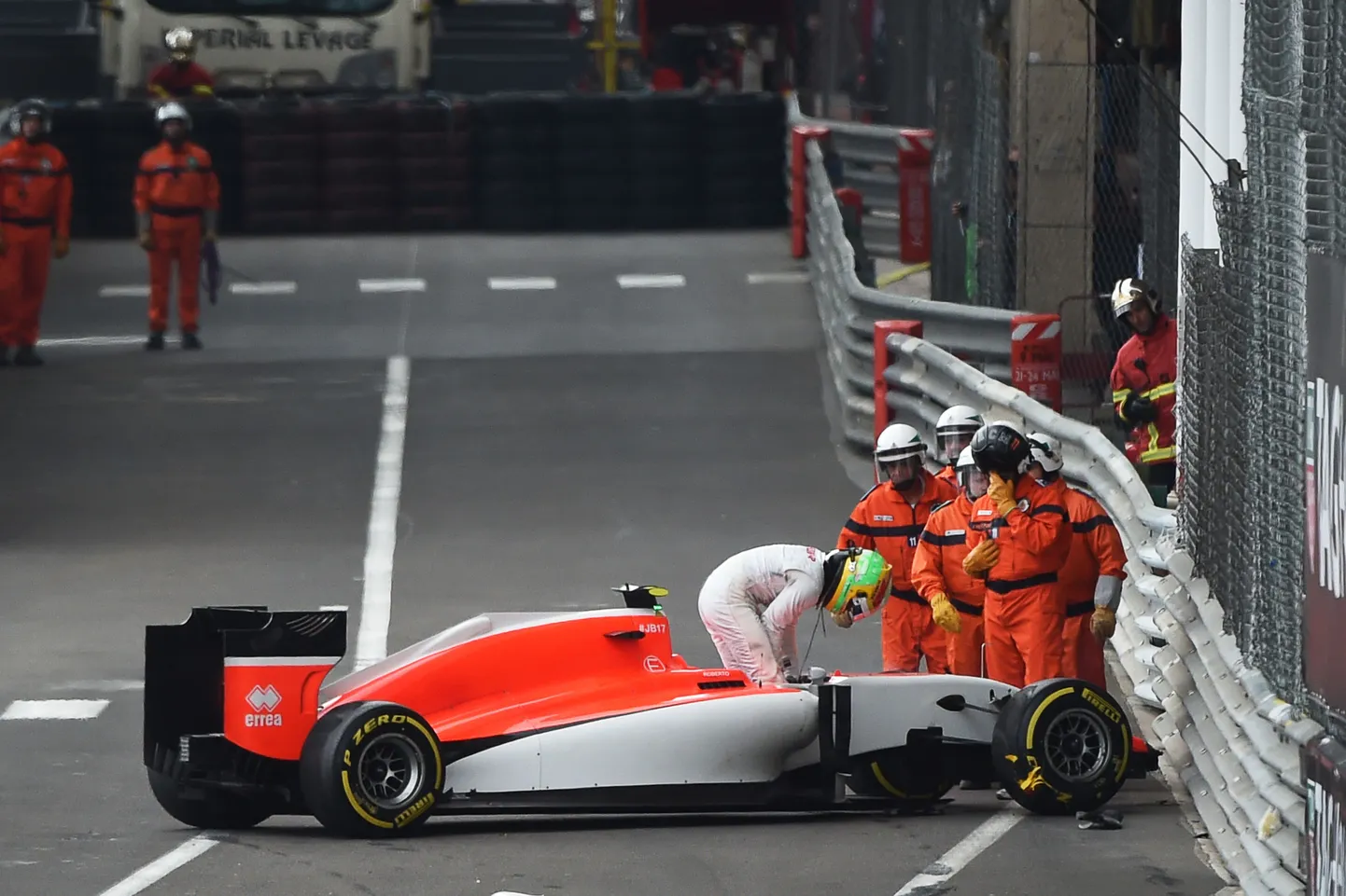 Roberto Merhi auto.