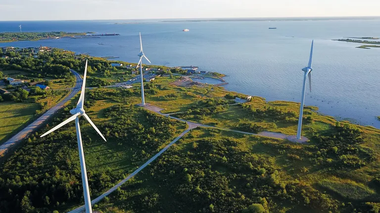 Energia tootmiseks läheb elektrituulikute generaatorites vaja haruldasi muldmetalle sisaldavaid magneteid. Kui õnnestub need asendada tavaliste toormaterjalidega, saaks roheenergia tootmise palju odavamaks ja tasuvamaks. Pildil Virtsu tuulepargi elektrituulikud.