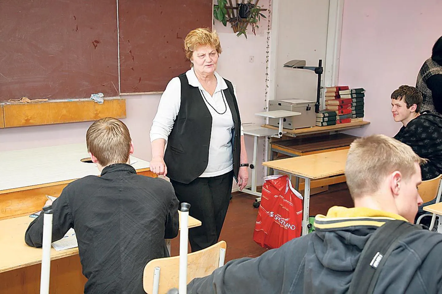 Konkursi noorimate osavõtjate juhendamise eest sai þüriilt kiita õpetaja Elve Tamvere. Tema õpilased jagasid esimeses vanuseastmes 1.-2. kohta ning olid ühtlasi ainsad osalejad oma kategoorias.