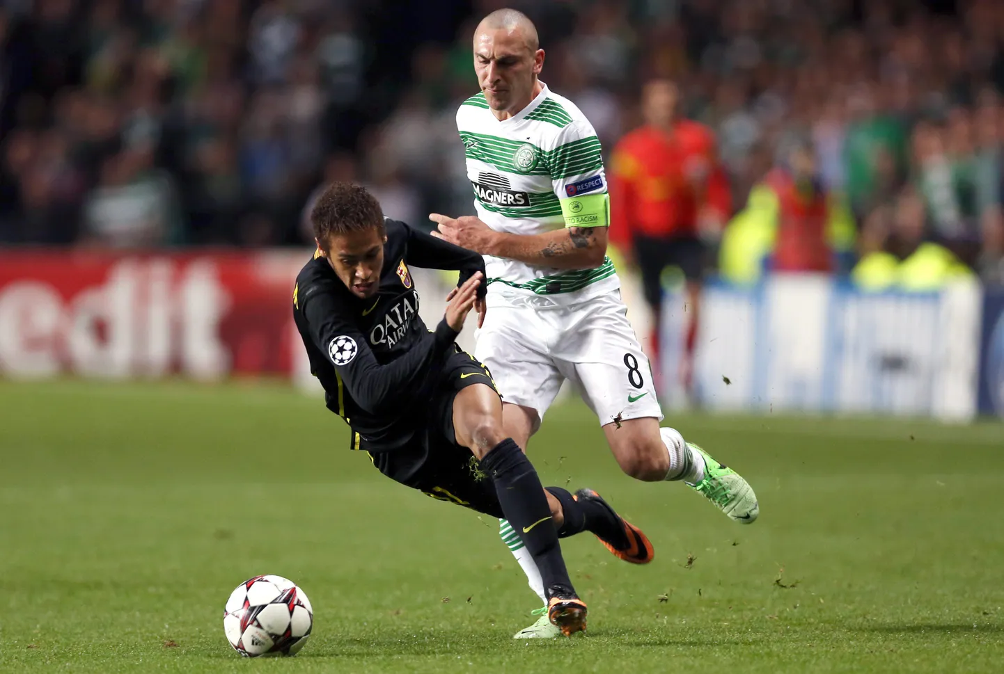 Neymar (vasakul) ja Scott Brown.