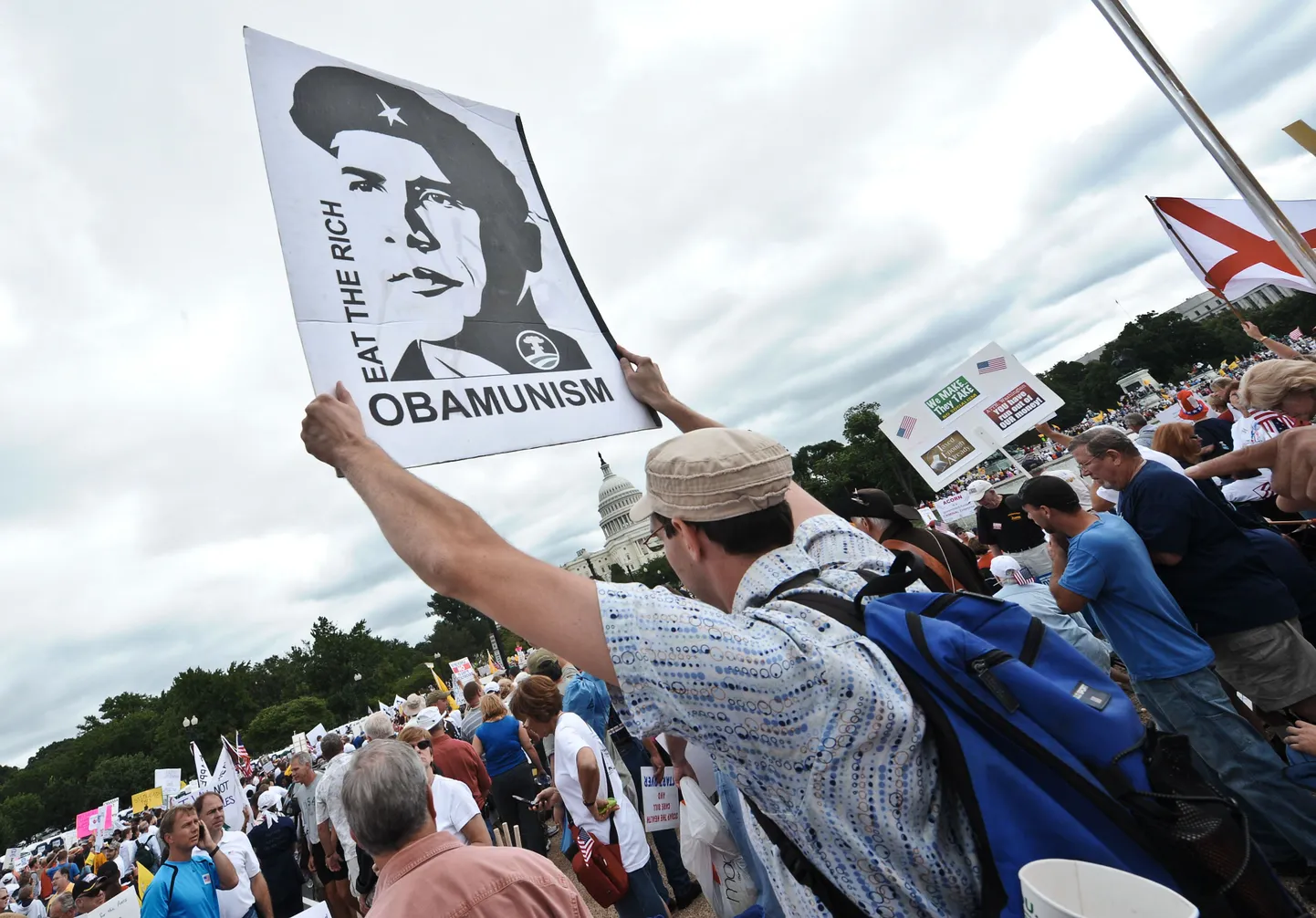 Üks Obama-vastaste plakateist.