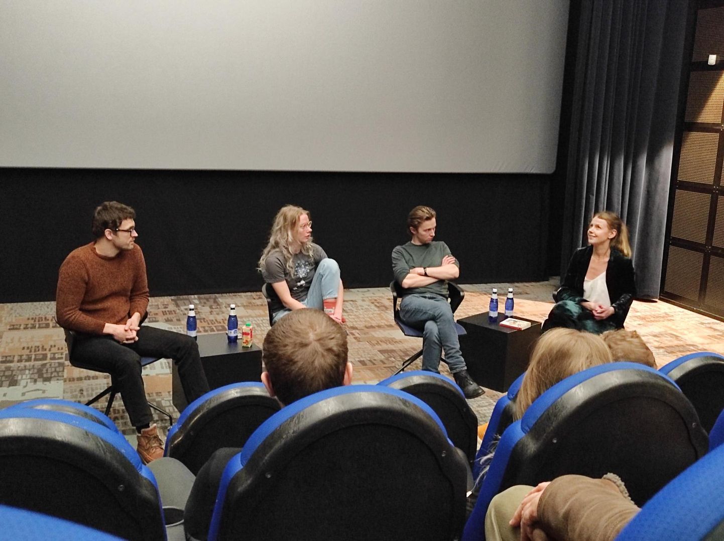 Filmiõhtul vestlesid tööst kaamera ees Rauno Polman (vasakult), Jaune Kimmel, Johannes Richard Sepping ja Laura Niils.