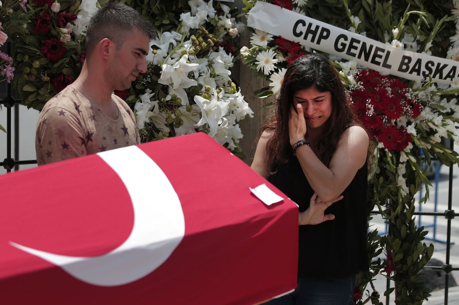Rünnakus hukkunud Habibullah Seferi matused eile Istanbulis.