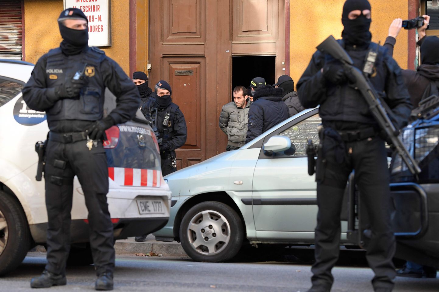 Kataloonias alustati politseioperatsiooni rühmituse vastu, mida kahtlustatakse terrorirünnaku kavandamises.