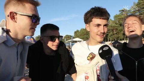 VIDEOREPORTAAŽ ⟩ Võsu rannapeol pole pidureid – möll käib seni, kuni ema koju viib