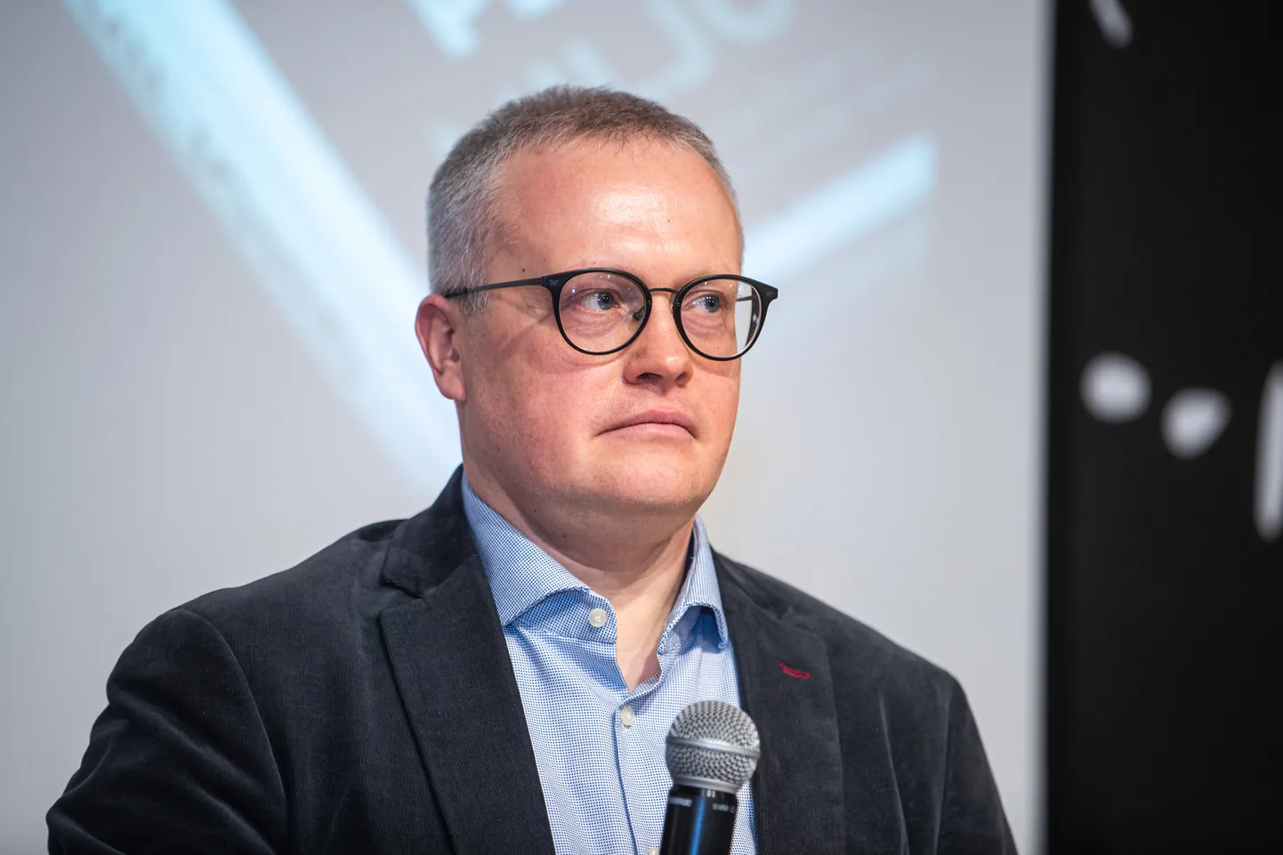 Sulev Vedler raamatu «Pestud miljonid» esitlusel.
