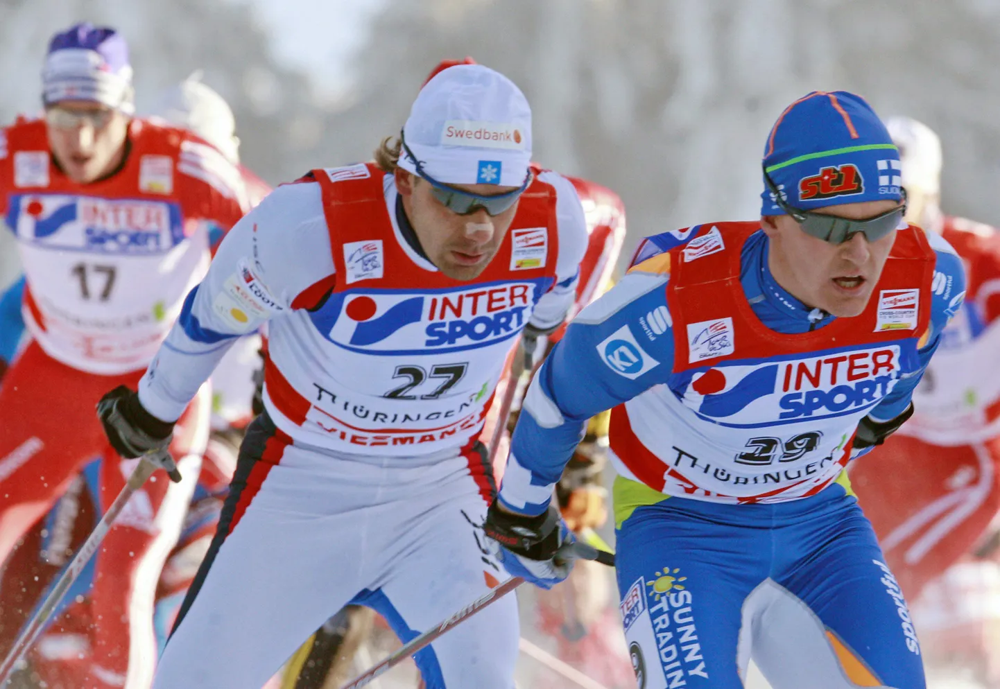 Jaak Mae (keskel) tundis erilist heameelt finišisirge üle, kus ta oma kohta parandas. Pildil paremal soomlane Sami Jauhojärvi.