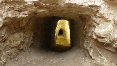 Prantsusmaal avastati tillukese talukoha alt keskaegne tunnelite labürint