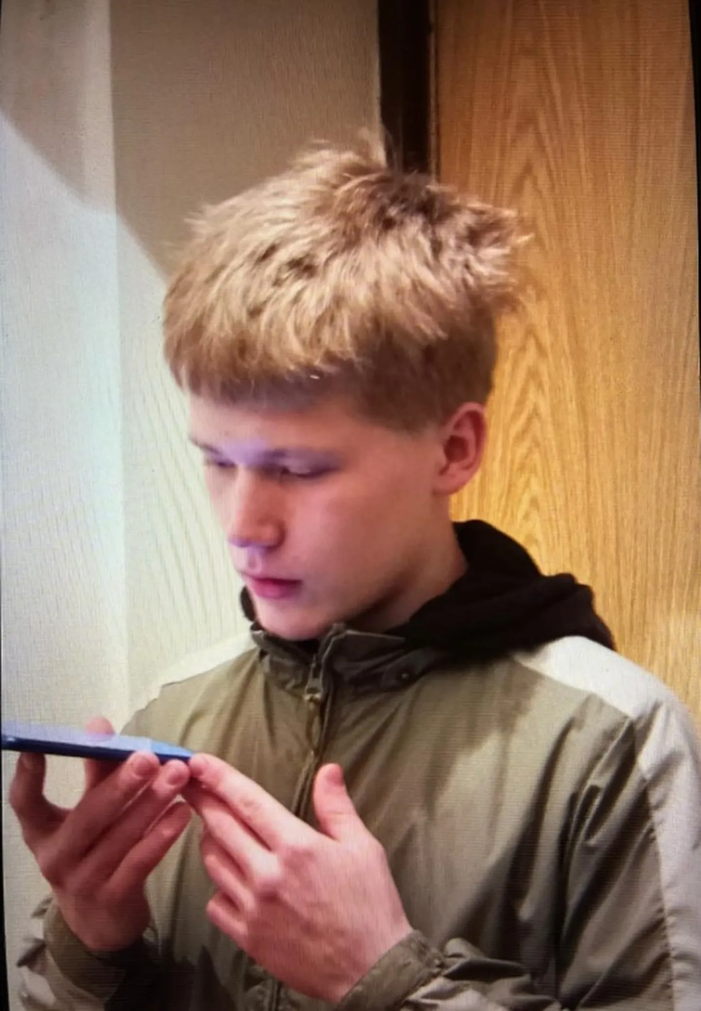 Подозреваемый в мошенничестве юноша
