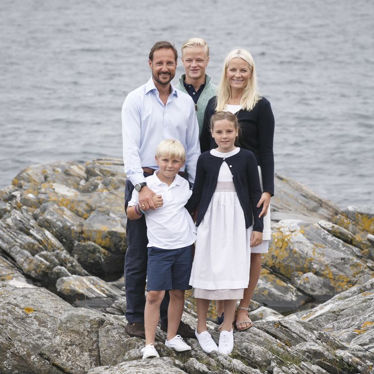 Norra kroonprints Haakon, prints Sverre Magnus, Marius Borg Høiby, printsess Ingrid Aleksandra ja kroonprintsess Mette-Marit
