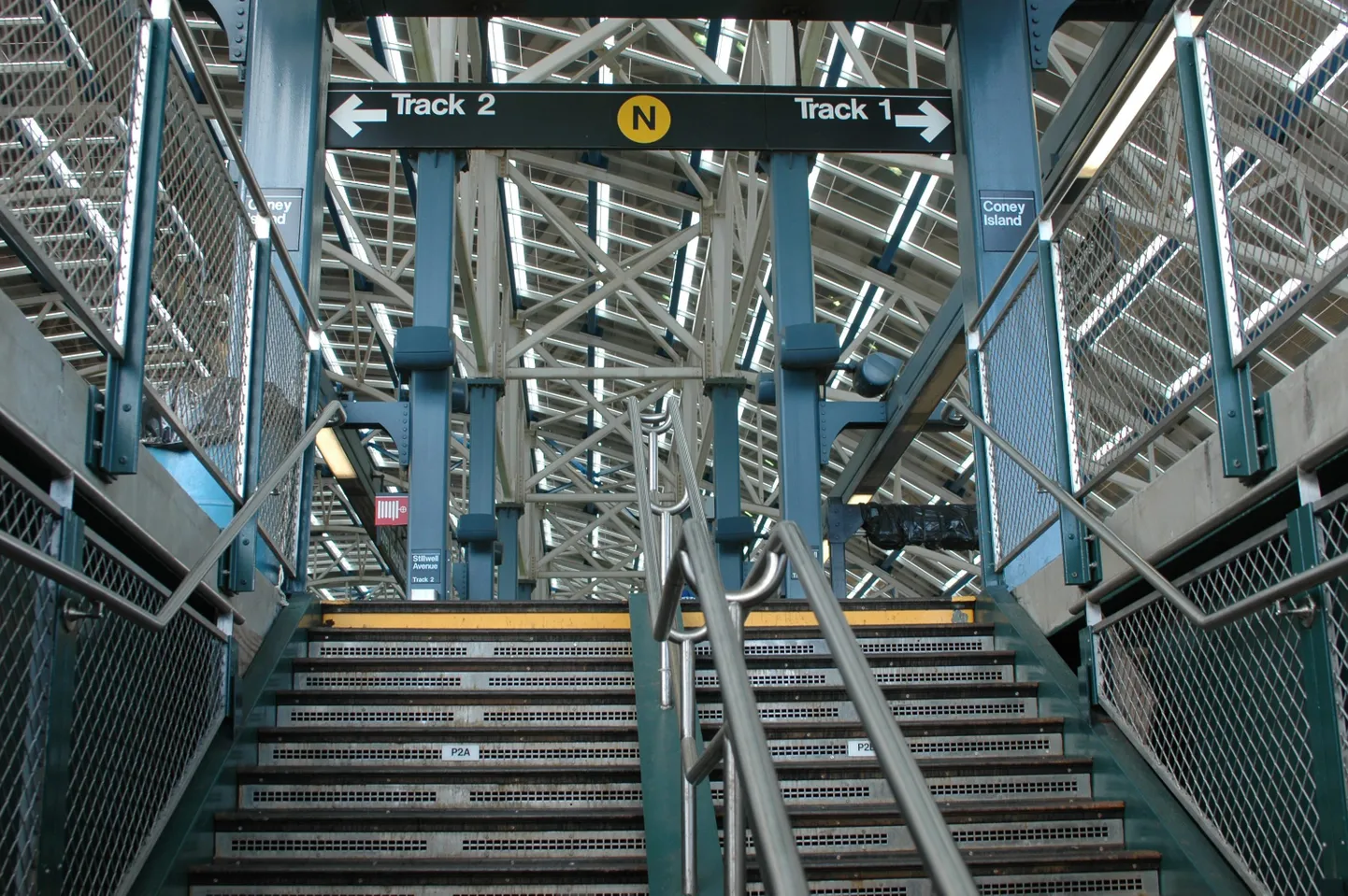 Trepid New Yorgi metroos.