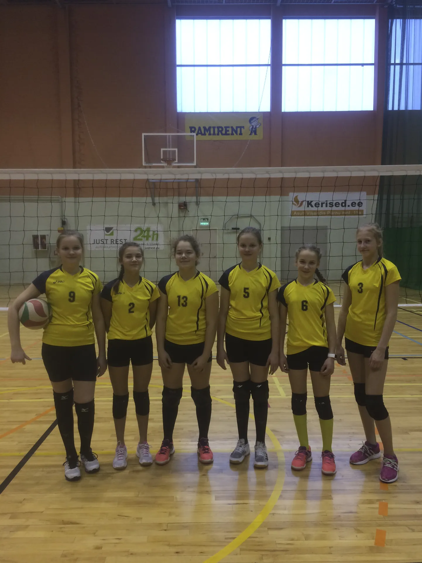 Viljandi spordikooli U-14 vanuseklassi esimene koosseis (Maria Allik, Miia Liiva, Janelle Leenurm, Maarja Allik, Lisandra Sepp ja Vanessa Teesalu), pärast Viljandis peetud avaetappi.