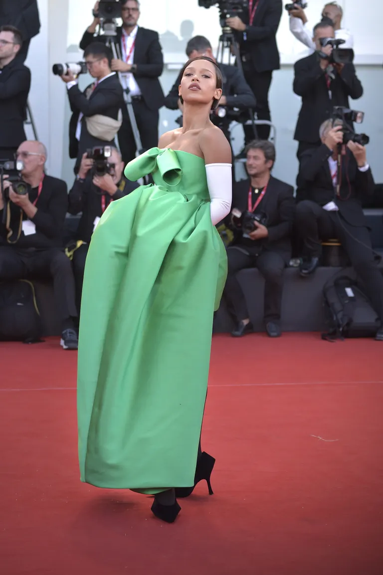 Тейлор Расселл в Balenciaga