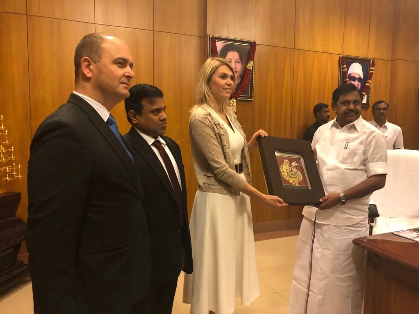 Urve palu kohtus India osariigi Tamil Nadu peaministri Edappadi K. Palaniswaniga