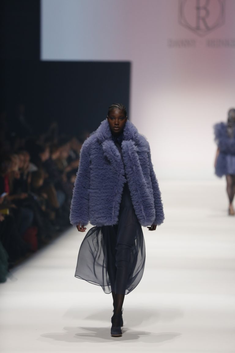 В Берлине в рамках Mercedes-Benz Fashion Week состоялся показ коллекции осень-зима 2020 берлинского дизайнера Дэнни Рейнке