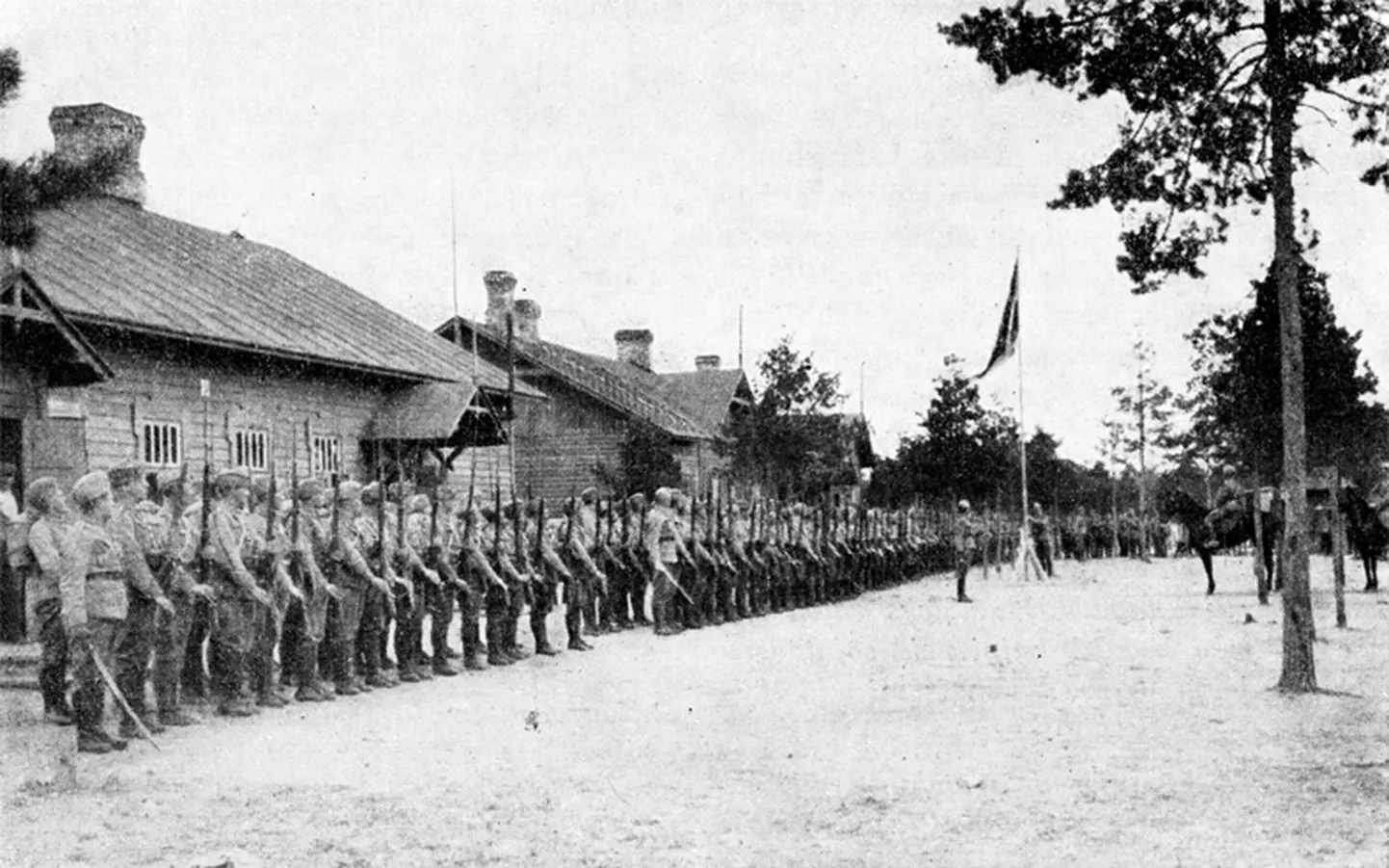 Rivistunud Taani vabatahtlike kompanii Nõmme laagris