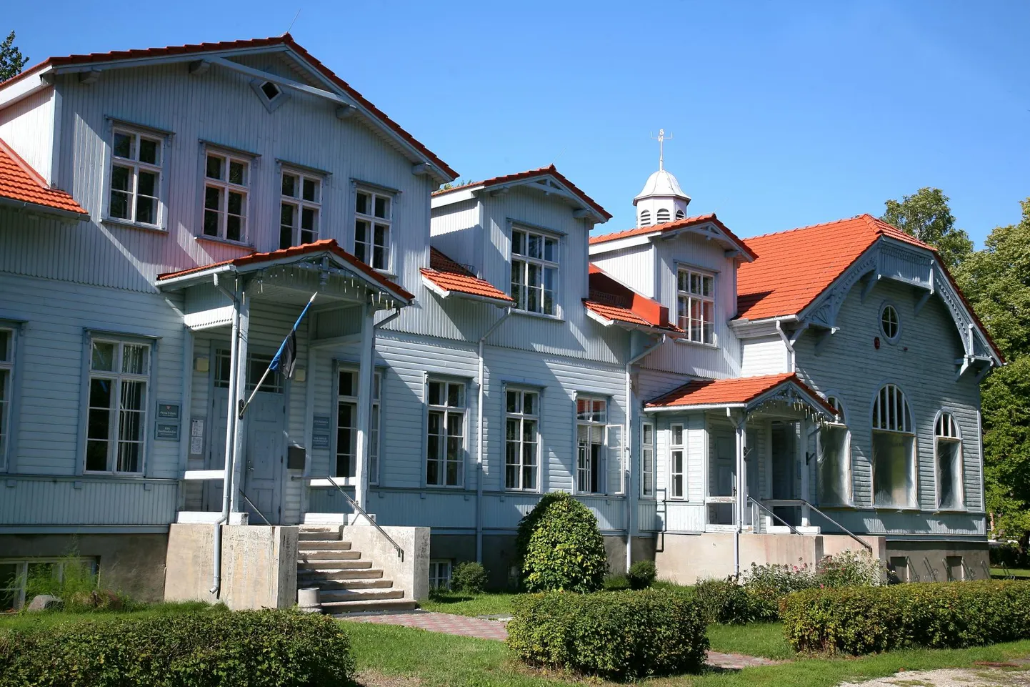 Raeküla Vanakooli keskus.