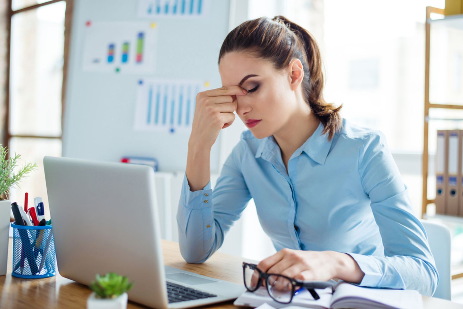 Meesjuhtidega võrreldes on naisjuhid suurema tõenäosusega kurnatud ja pidevas stressis ning 40 protsenti neist kaalusid töölt lahkumist või osalise tööajaga töötamist.