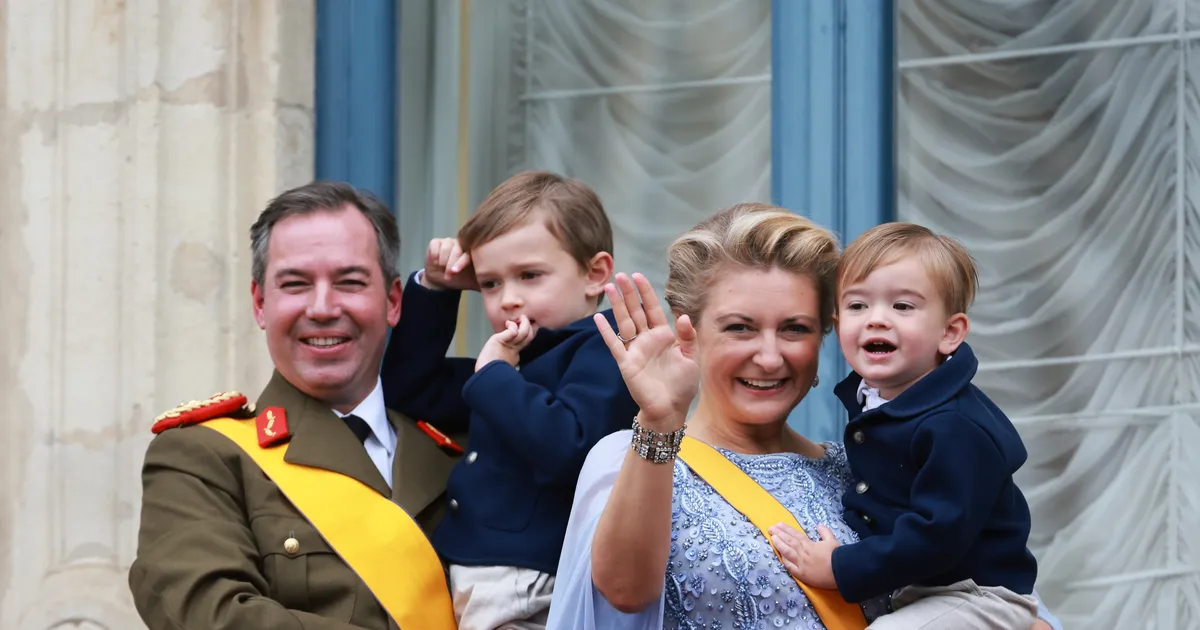 VIDEO ⟩ Suurhertsog Henri andis Luksemburgi trooni üle oma pojale Guillaume’ile