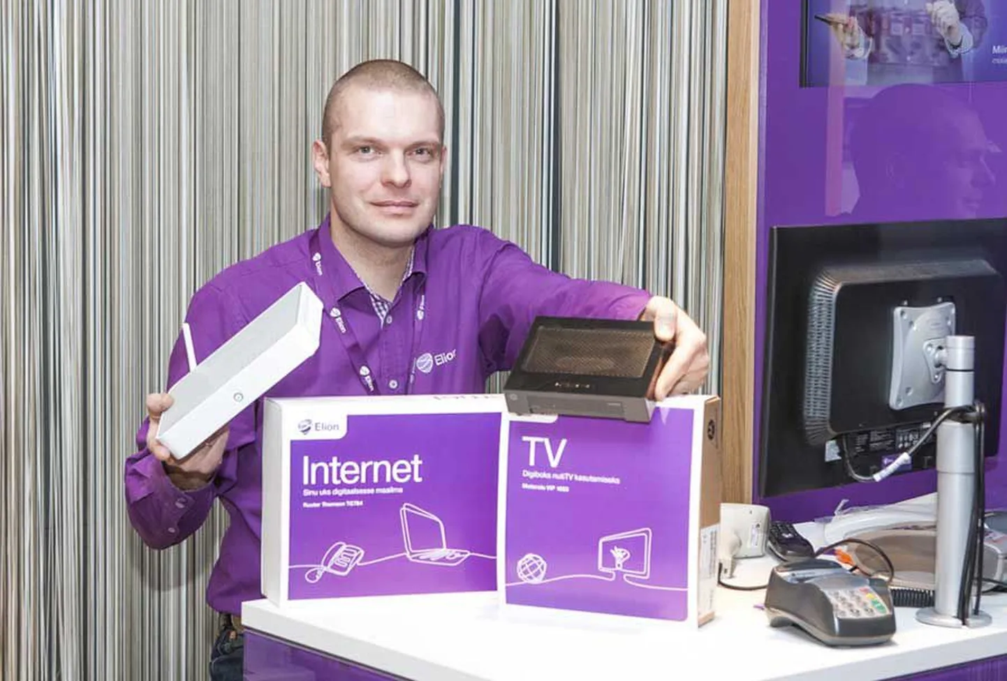 Viljandi Elioni juhataja Tauno Käsperi sõnul saavad kliendid digiboksi ja ruuteri kaheaastase lepinguga tasuta.