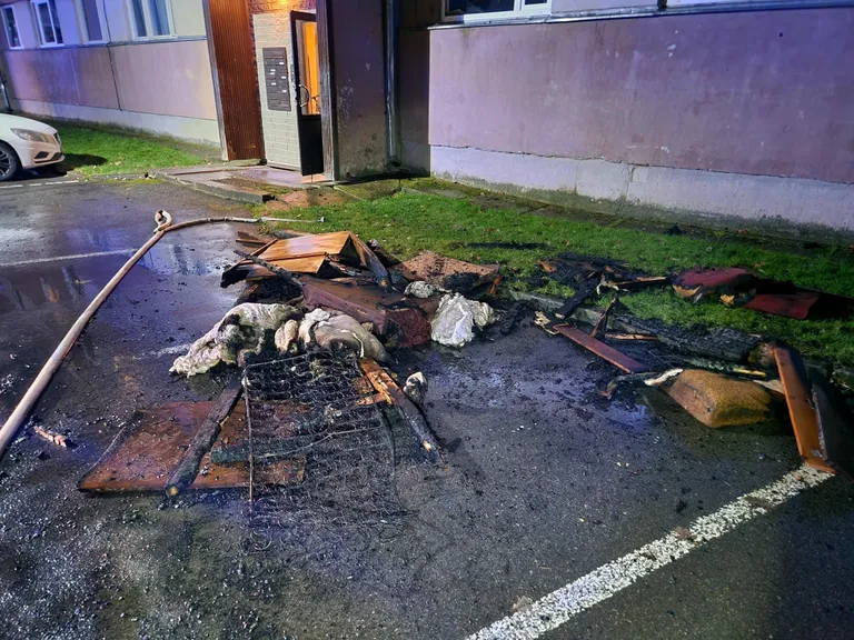 Korteris põles diivan.