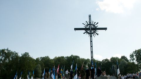 Man faces proceedings for alleged Nazi symbol hat at Estonia memorial