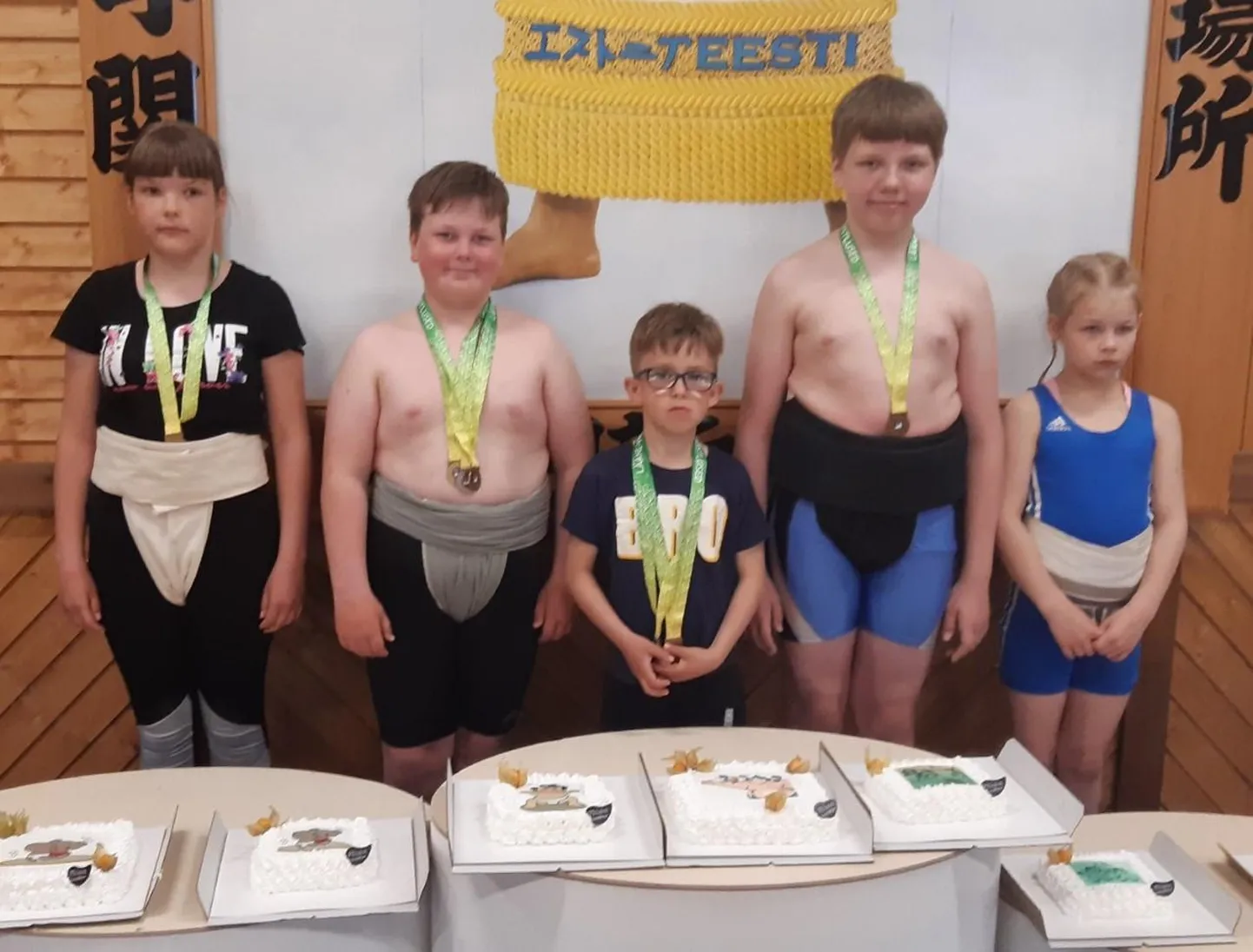 Vanuseklasside absoluutkategooria võitjad.
Vasakult Rebeka Gepner (TU13), Henri Sokk (PU10), Artjom Fjodorov (PU8), Simo Seleznjov (PU13), Heidi Lii Jaago (TU8 ja TU10).
