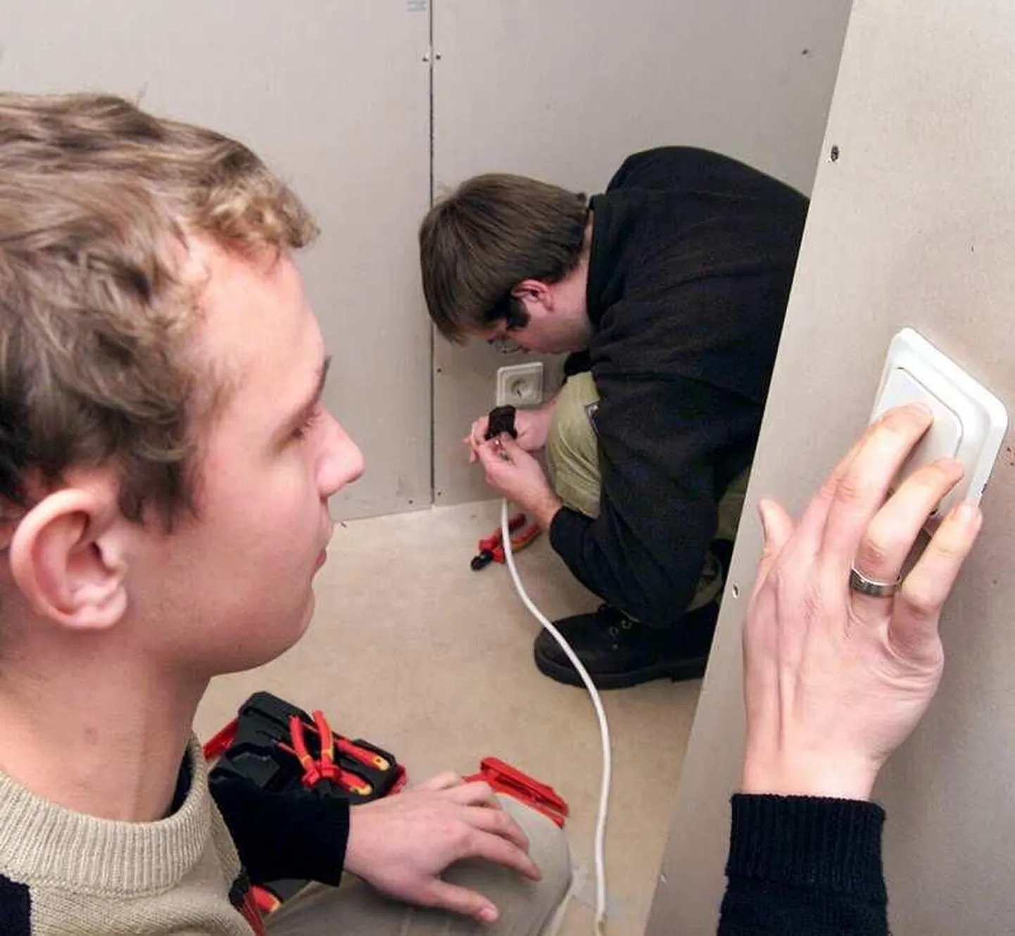 Eest Energiast saab nüüd tellida ka pistikupesa paigaldust.