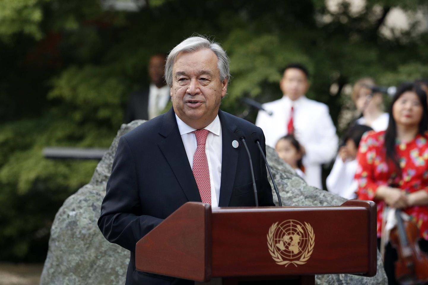 ÜRO peasekretär Antonio Guterres esineb maailmaorganisatsiooni peakorteris New Yorgis maailmarahu päeval.