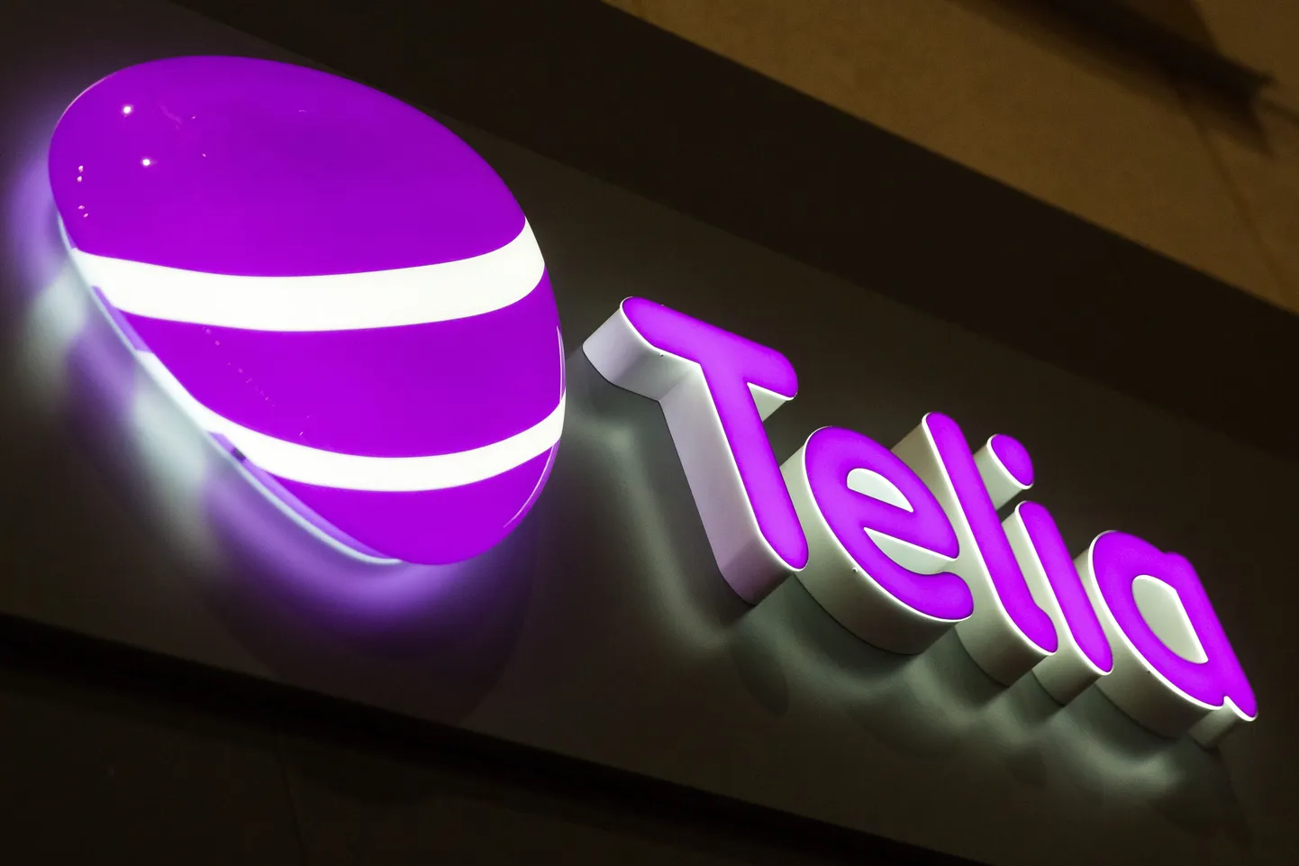 Telia logo.