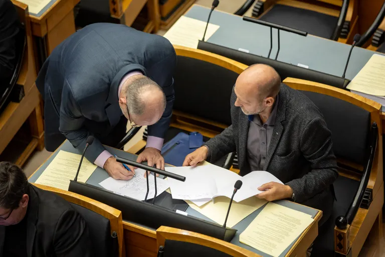 Eesti 200 fraktsiooni liige Ando Kiviberg liitub eelnõuga.