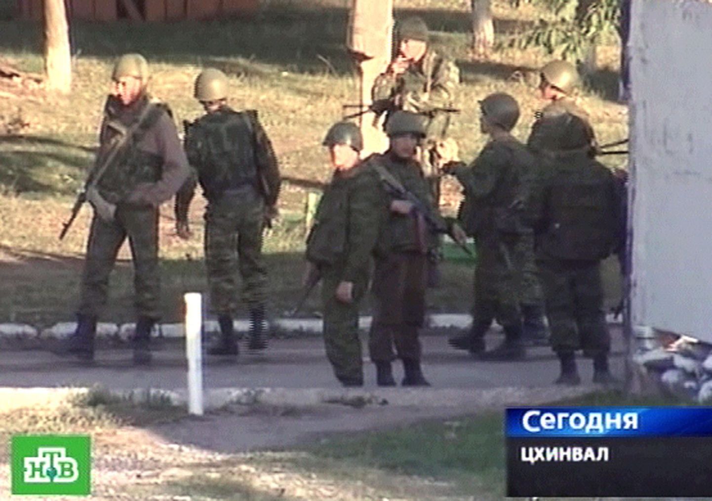 Vene telekanali kaader sõduritest Tshinvalis.