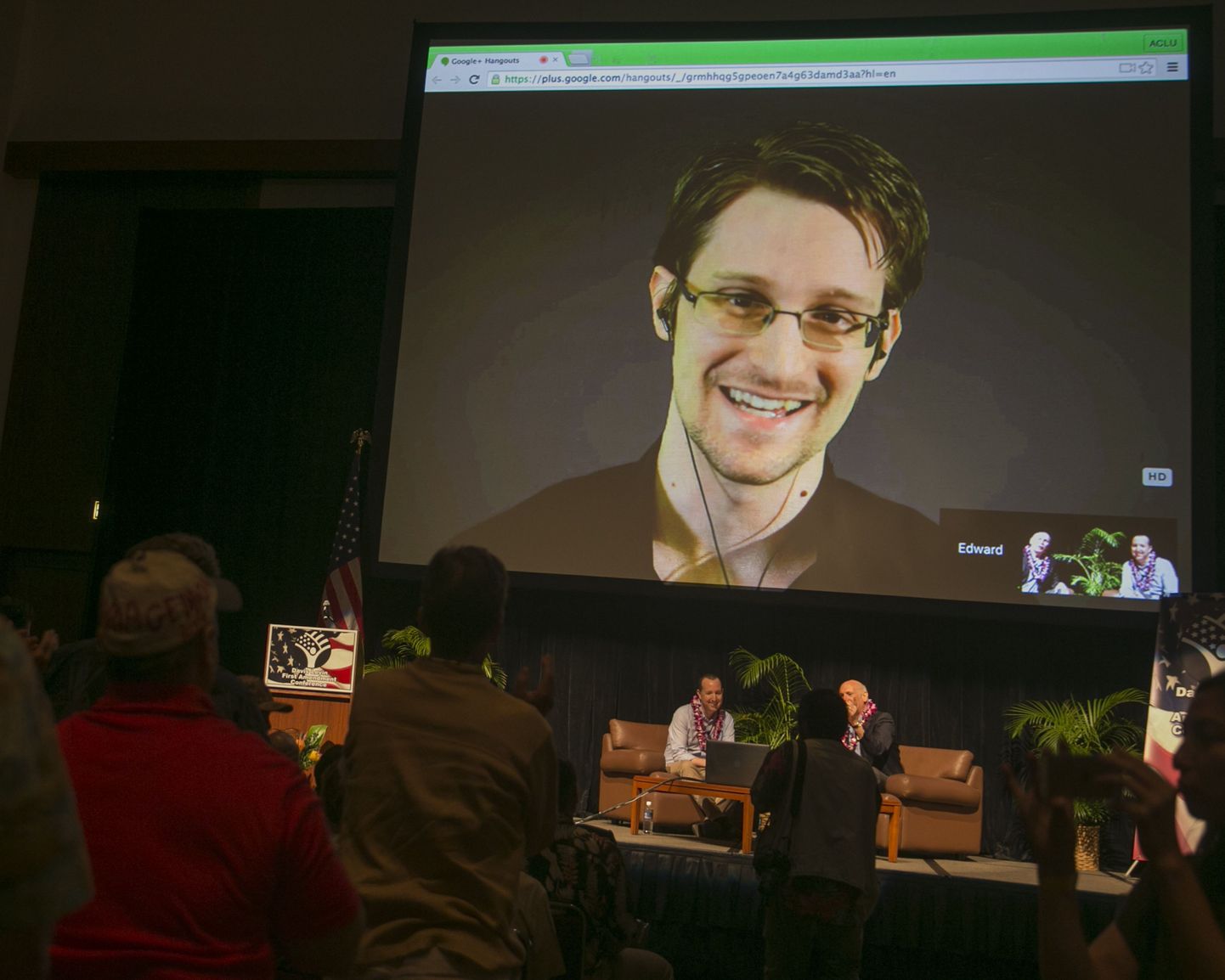 Moskvas viibiv Edward Snowden (ekraanil) veebruaris toimunud videosilla ajal.