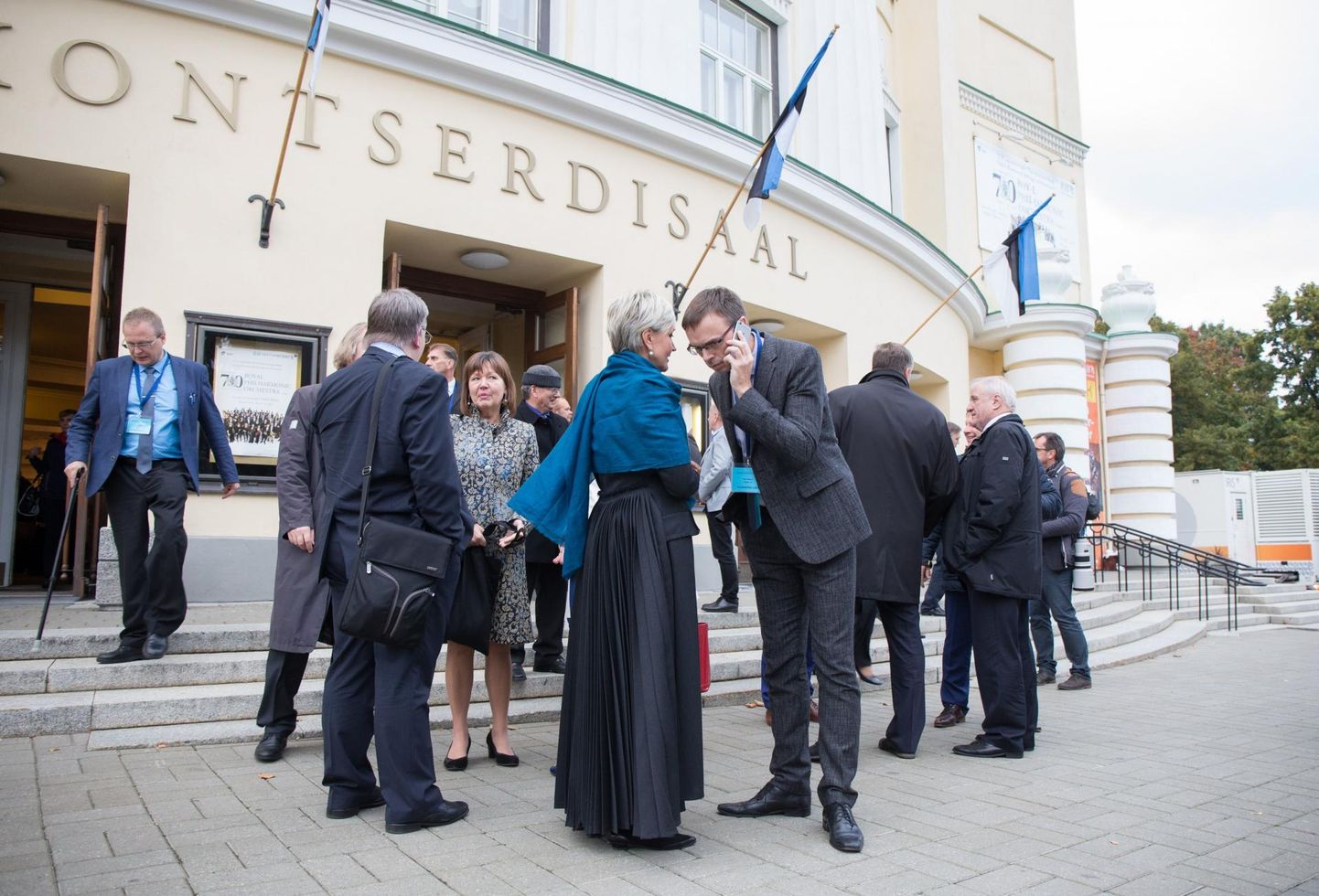 Members of the Electoral College in front of the Estonia Concert Hall