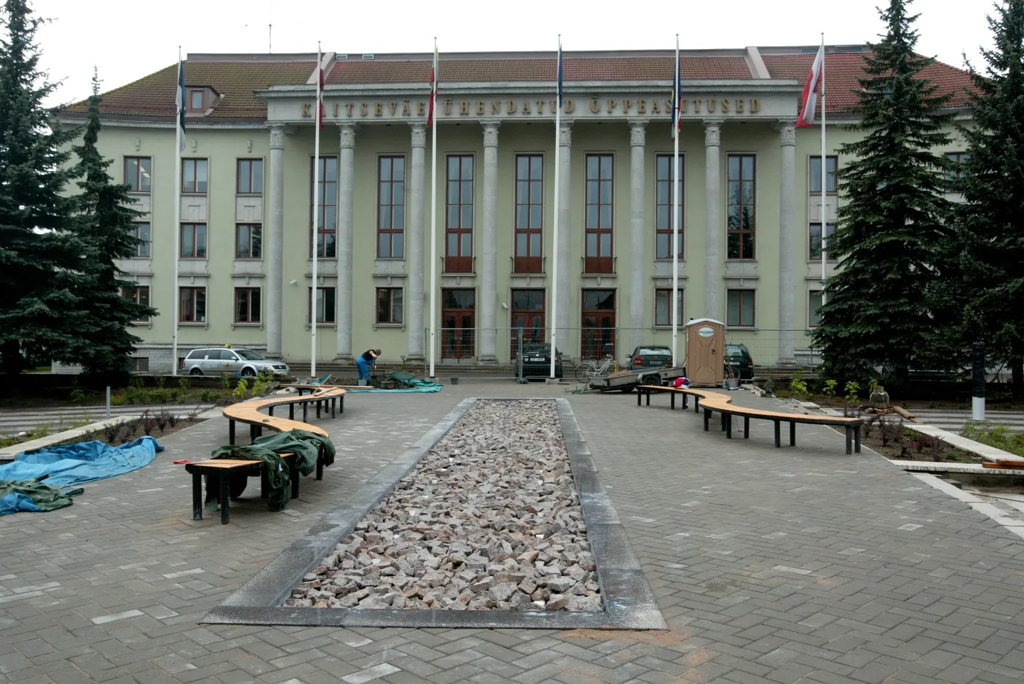 Вид на высшую военную школу Вооруженных сил Эстонии.
