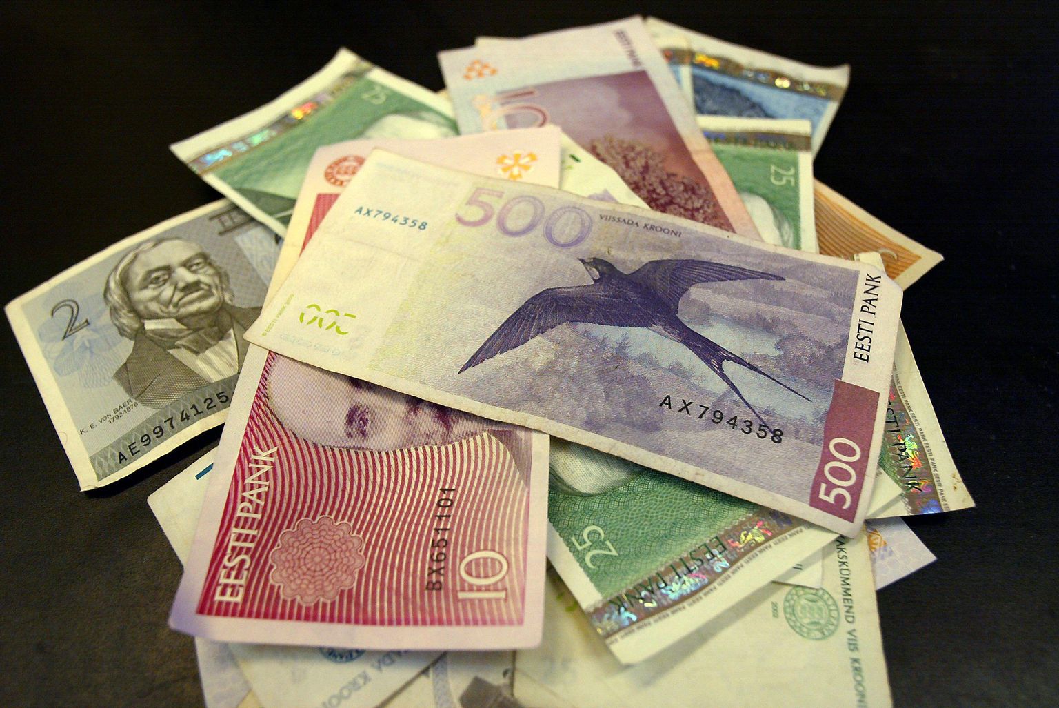 Франция богатство. Валюта Франции. Денежная валюта Франции. Франция евро деньги. Эстонские купюры.
