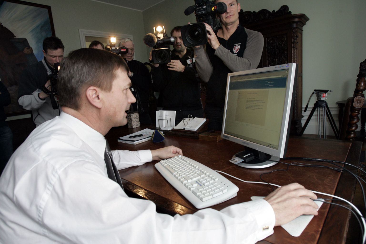 Peaminister Andrus Ansip andis lõppenud valimistel hääle e-hääletusel.