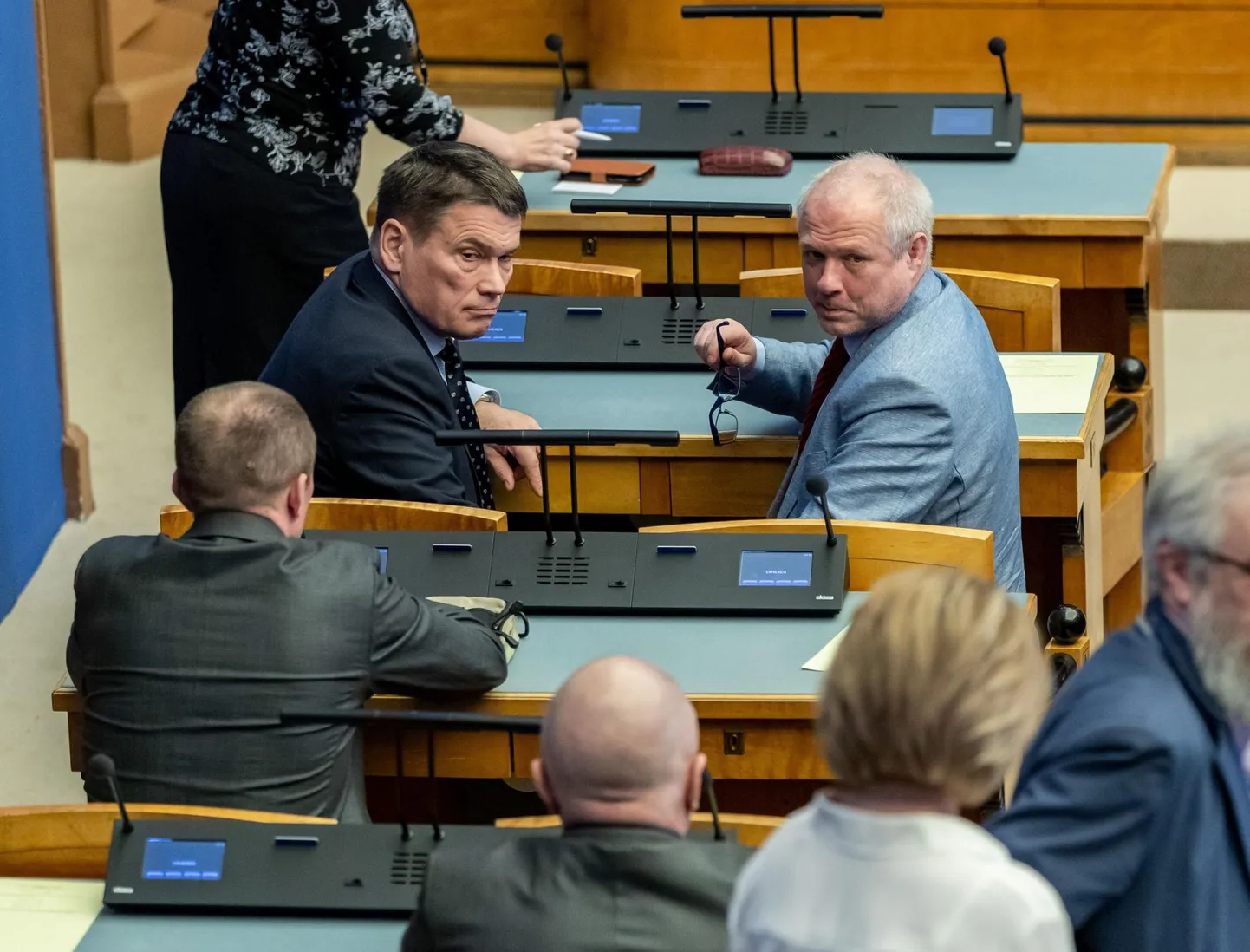 Pildil Alar Laneman ja põhiseaduskomisjoni juht Paul Puustusmaa.